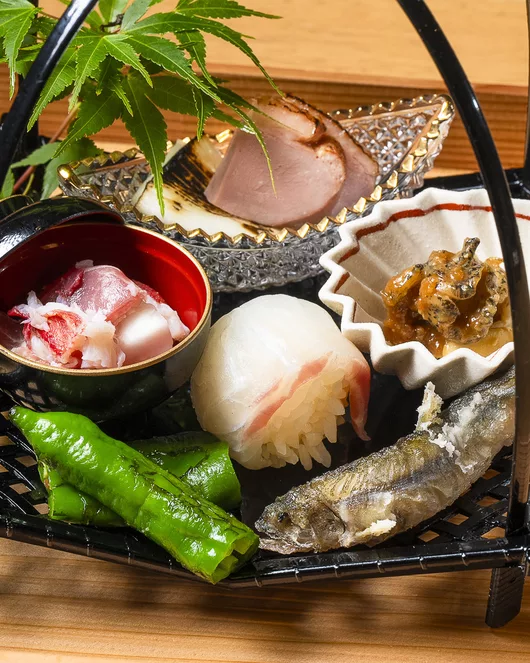 【タカアシガニコース】•焼き伊勢海老・黒毛和牛ステーキ付き　4月~9月末限定